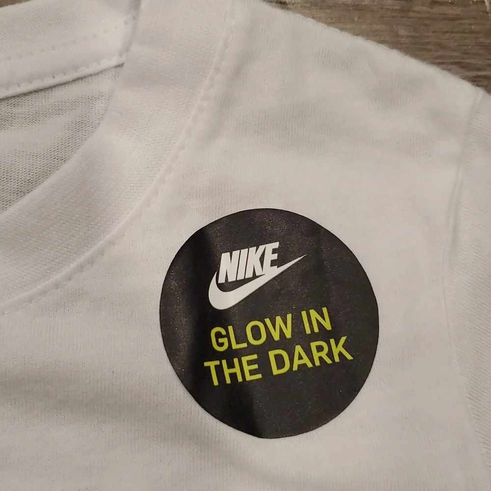 Nike Glow in the Dark Shorts & T-Shirt Matching Set Size 7/XS